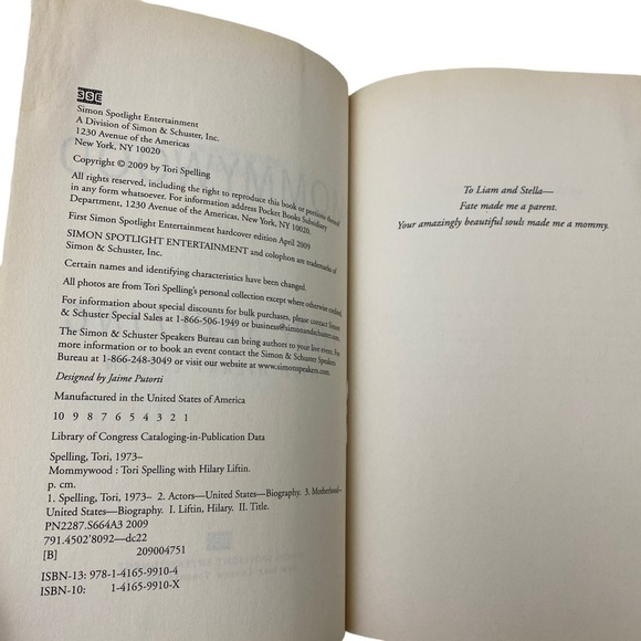 MOMMYWOOD SIGNED Book by Tory Spelling Hardcover - Picture 7 of 11
